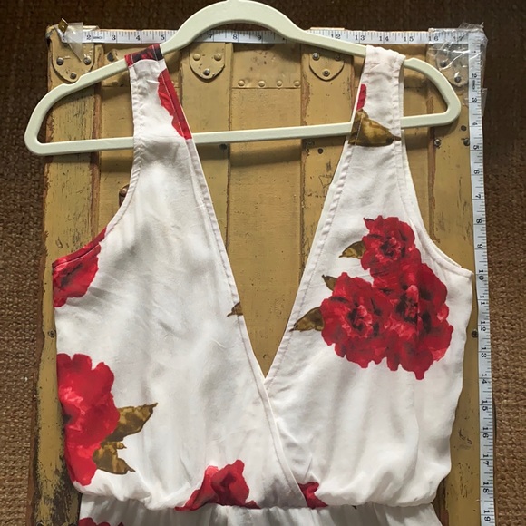 REVOLVE WINSTON WHITE BRAND BODYCON RED FLORAL RUFFLE DEEP V BOHO ROMPER S - Picture 10 of 15